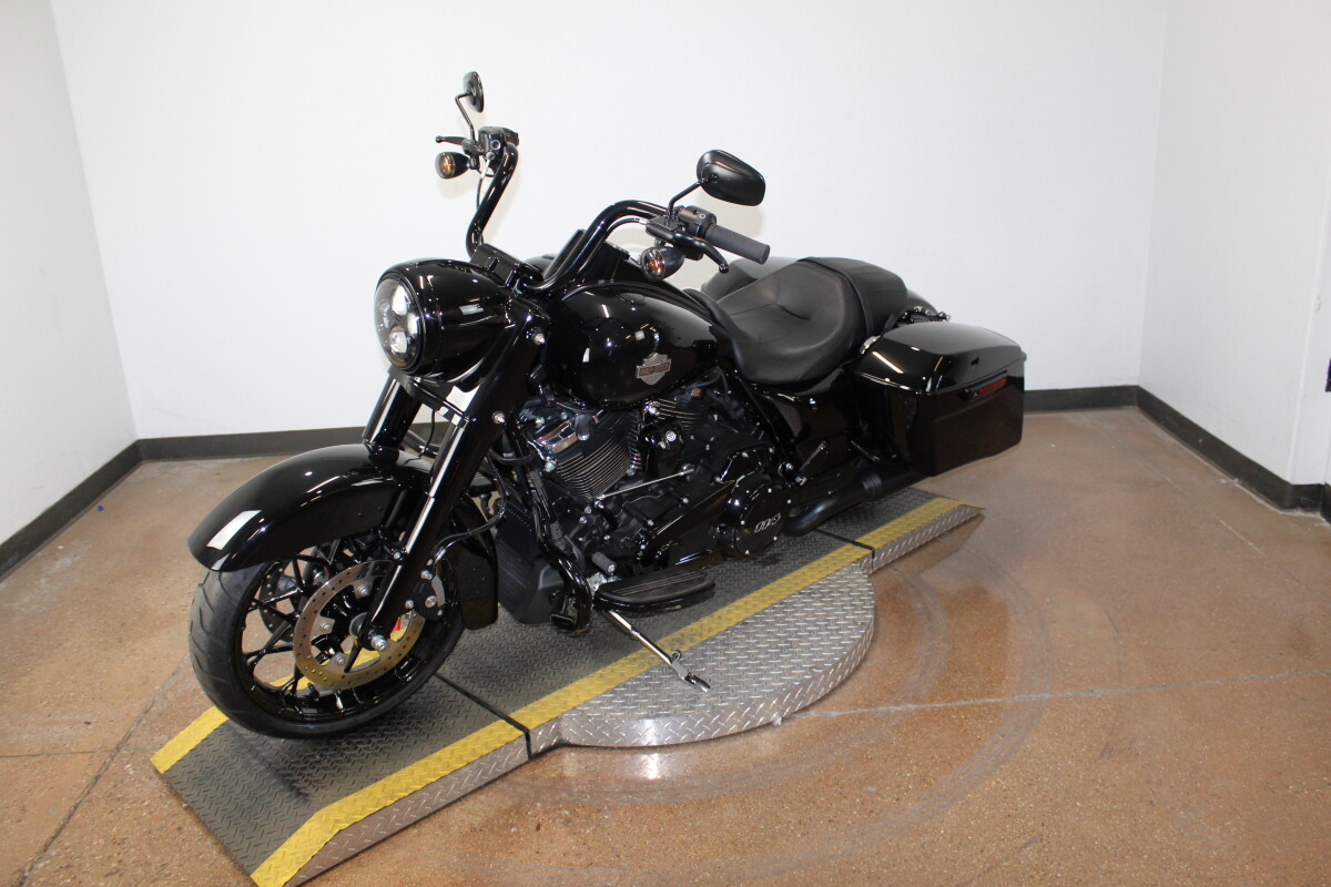 Harley-Davidson Road King Special 2024 FLHRXS 610605T VIVID BLACK - Photo 4