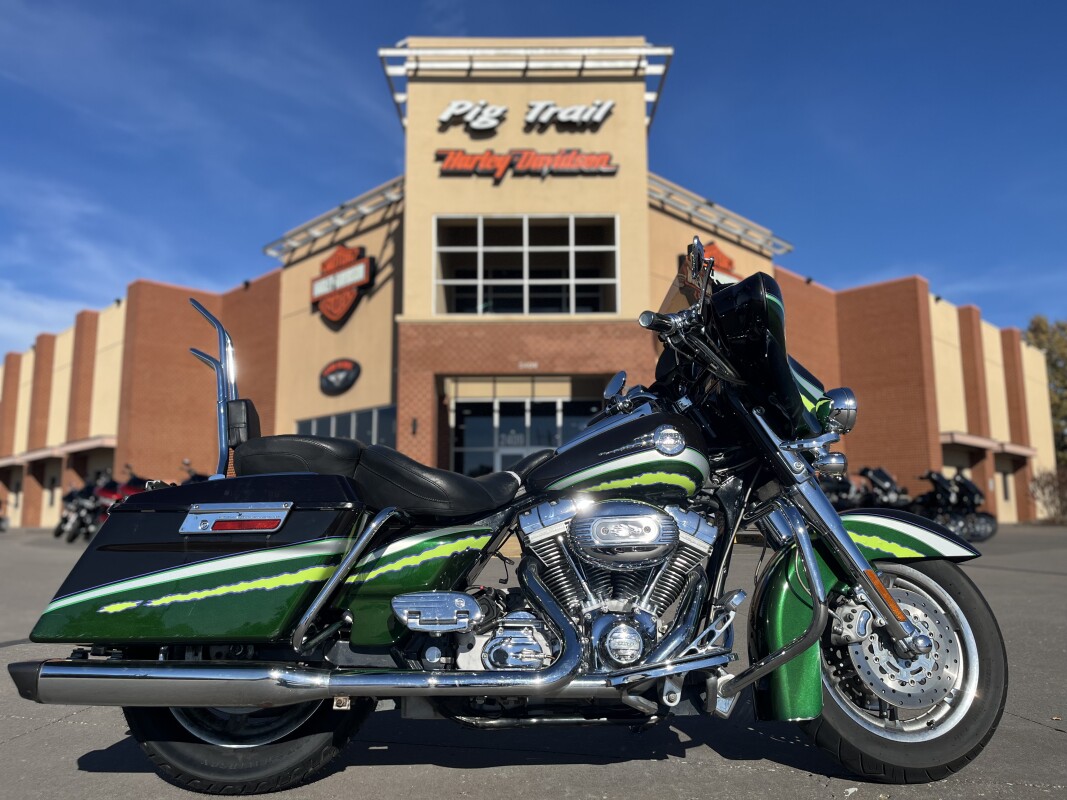 2006 Harley-Davidson Screamin’ Eagle Ultra Classic Electra Glide FLHTCUSE EMERALD/GREEN 950394