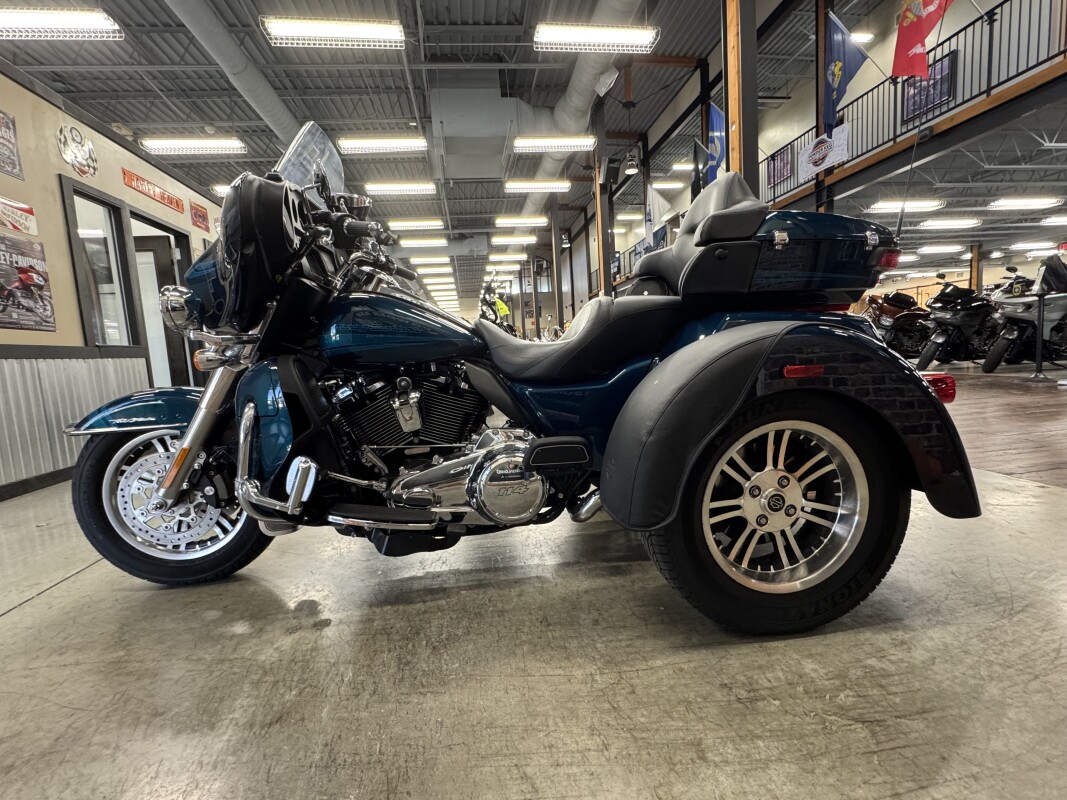 2020 Harley-Davidson Tri Glide Ultra FLHTCUTG - Photo 9
