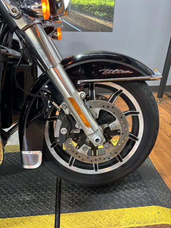 2014 Harley-Davidson Electra Glide Ultra Classic BLACK W/ PINSTRIPE - Photo 6