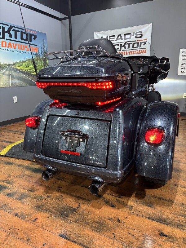 2015 Harley-Davidson Tri Glide Ultra BLACK MAGIC - Photo 4