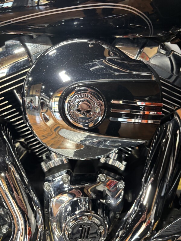 2014 Harley-Davidson Electra Glide Ultra Classic BLACK W/ PINSTRIPE - Photo 4
