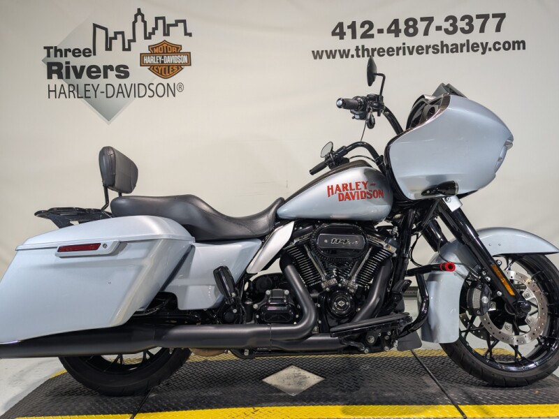 2023 Harley-Davidson® Road Glide® Special Atlas Silver Metallic - Black Finish