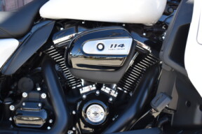 2024 Harley-Davidson® Ultra Limited FLHTK thumb 3