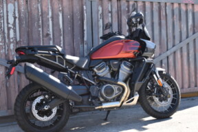 2025 Harley-Davidson® Pan America® 1250 Special RA1250S thumb 2