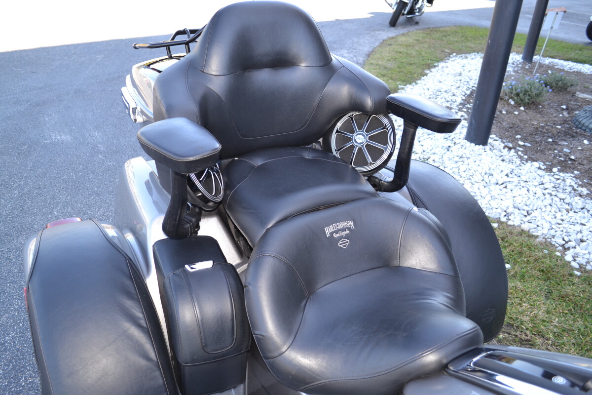 2017 Harley-Davidson Tri Glide Ultra - FLHTCUTG - Photo 7