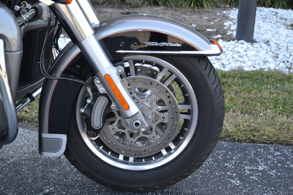 2017 Harley-Davidson Tri Glide Ultra - FLHTCUTG - Photo 2