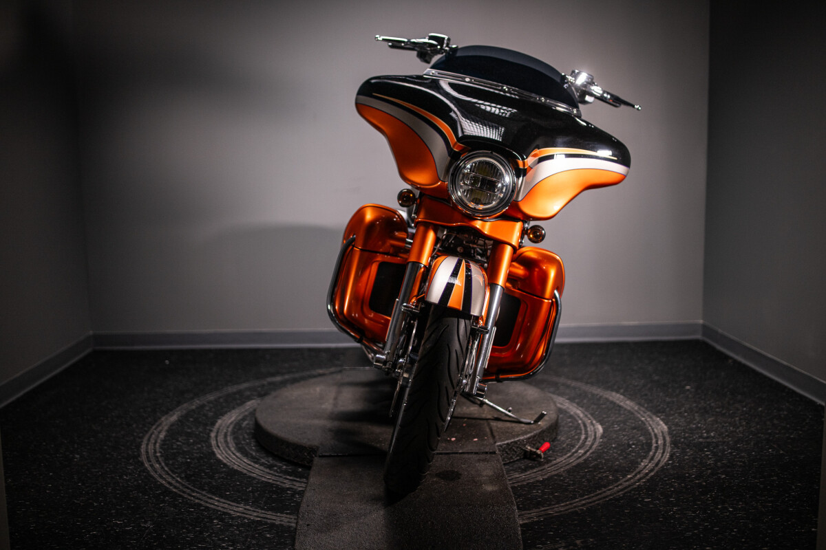 2011 CVO Street Glide (FLHXSE) - Photo 2