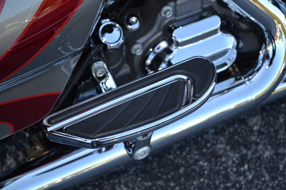 2016 Harley-Davidson CVO Road Glide Ultra - FLTRUSE - Photo 9