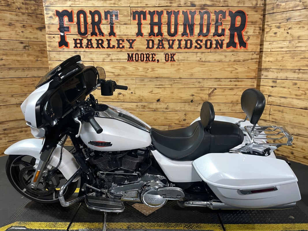 Harley-Davidson Street Glide 2024 FLHX WHITE - Photo 8