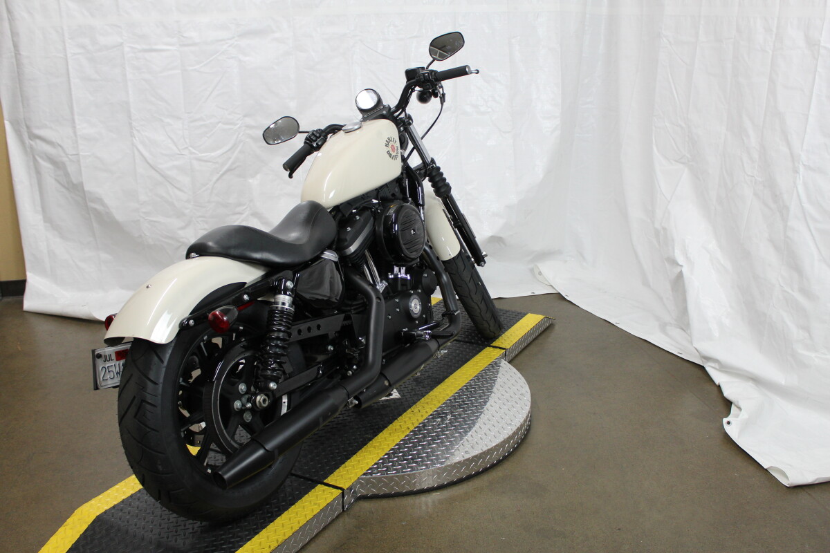 Harley-Davidson Iron 883 2022 XL 883N 406415T WHITE SAND PRL - Photo 8