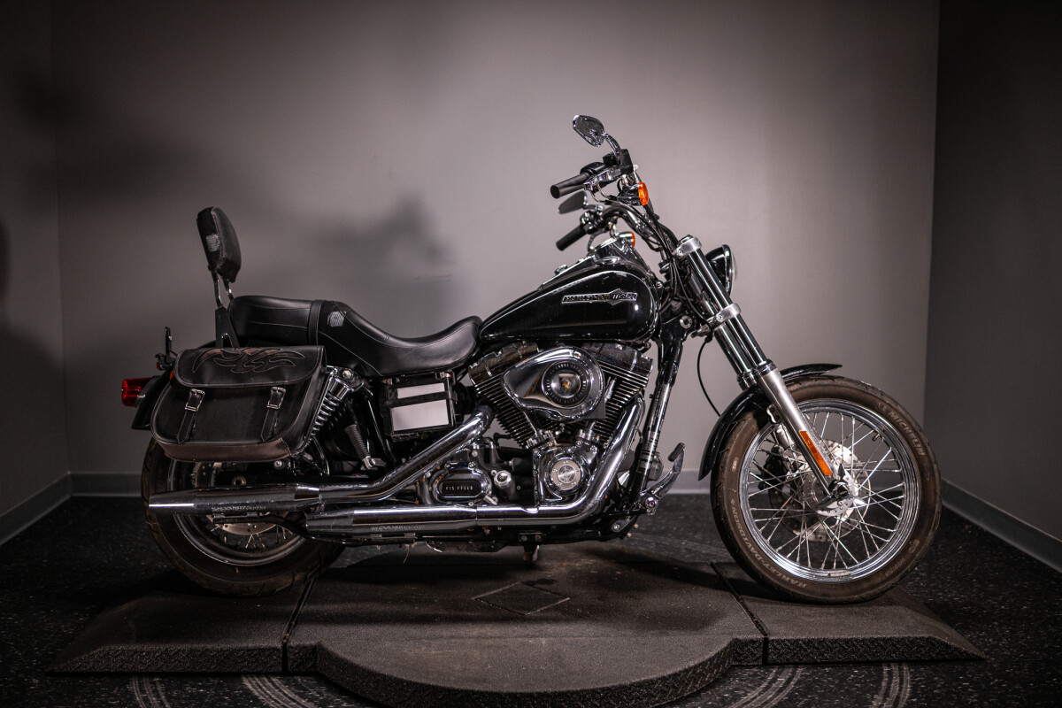 2011 Super Glide Custom (FXDC) - Photo 2