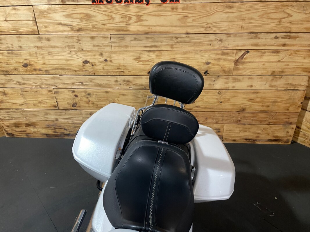 Harley-Davidson Street Glide 2024 FLHX WHITE - Photo 6
