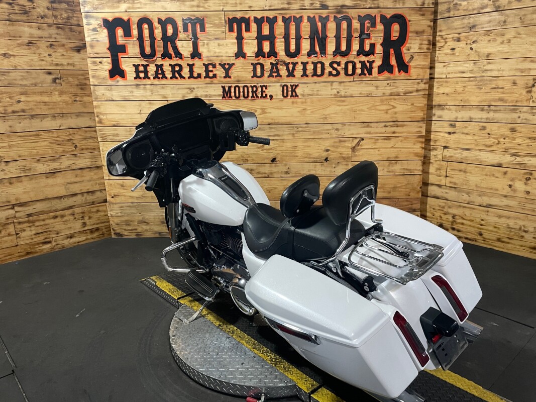 Harley-Davidson Street Glide 2024 FLHX WHITE - Photo 10