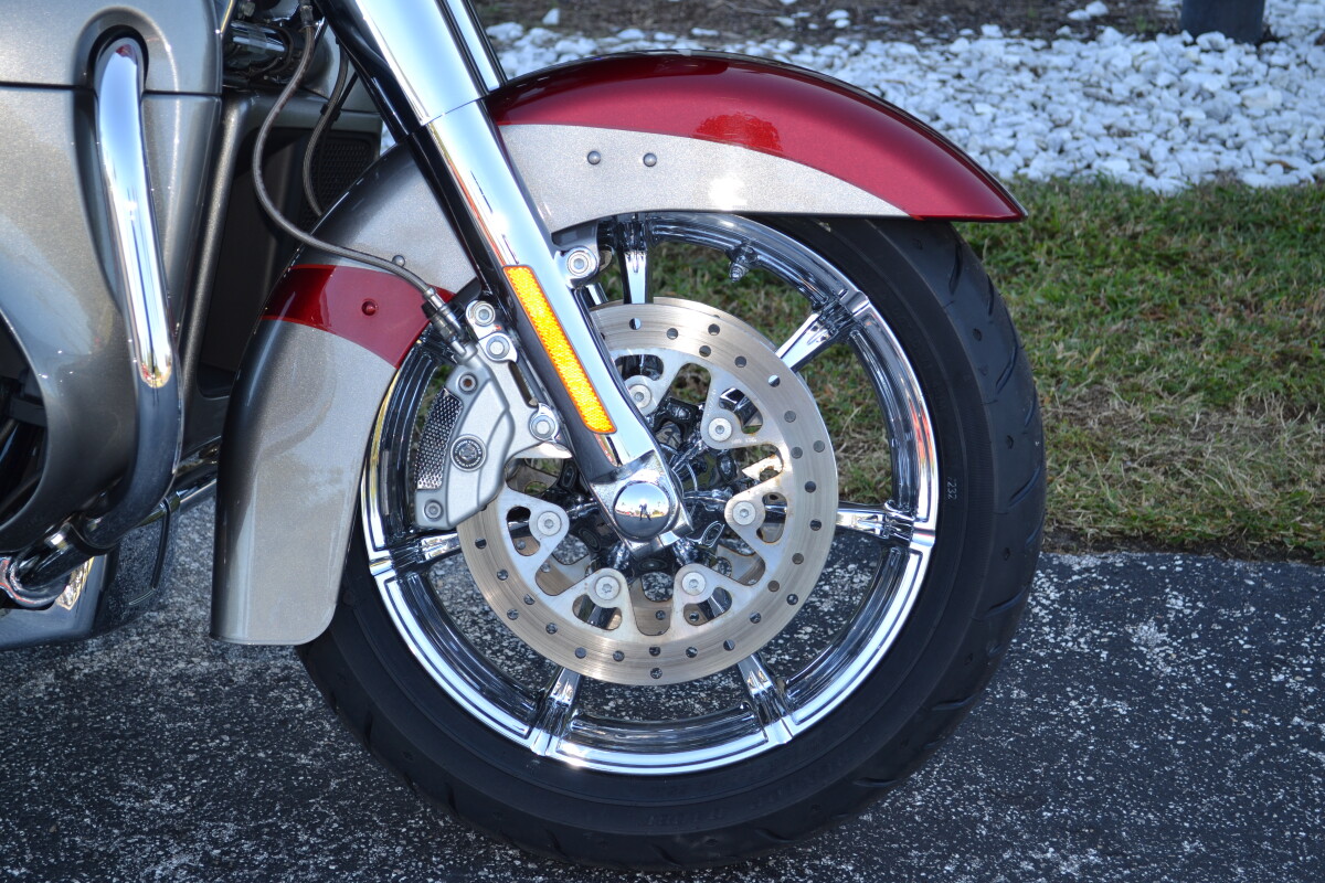 2016 Harley-Davidson CVO Road Glide Ultra - FLTRUSE - Photo 2
