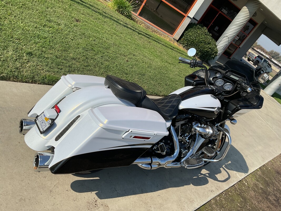 FLTRXSE 2012 CVO Road Glide Custom - Photo 6