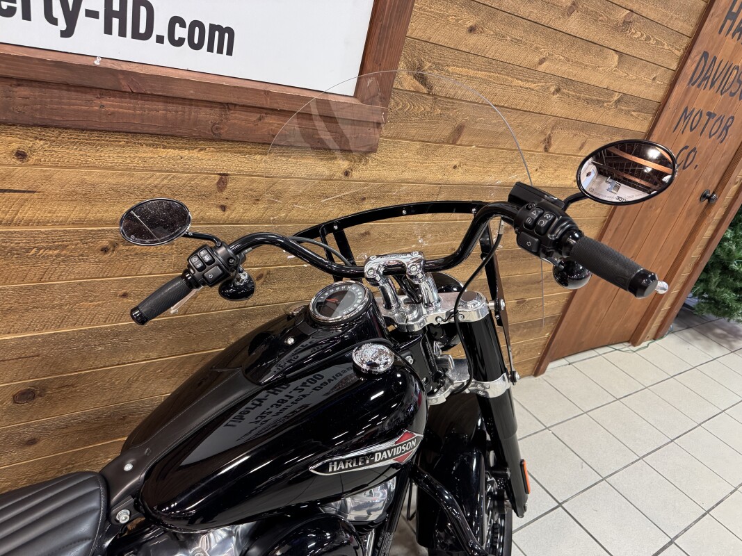 2020 HARLEY-DAVIDSON SOFTAIL SLIM VIVID BLACK FLSL - Photo 6