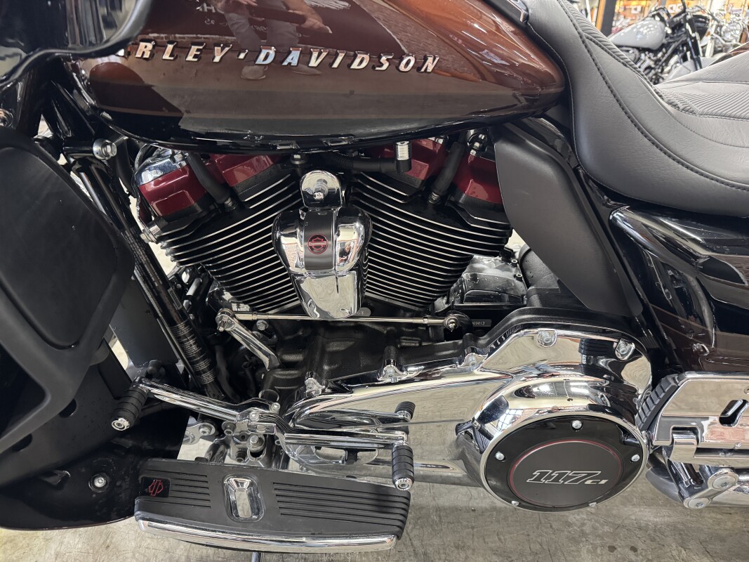 2019 Harley-Davidson CVO Limited FLHTKSE - Photo 9