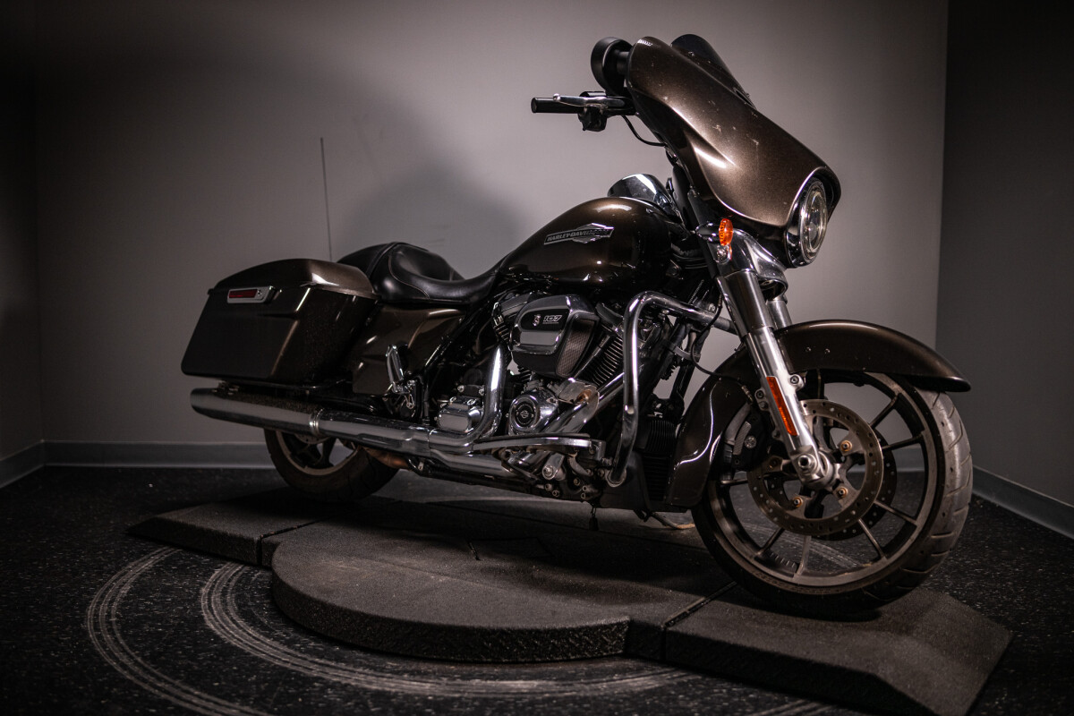 2021 Street Glide (FLHX)