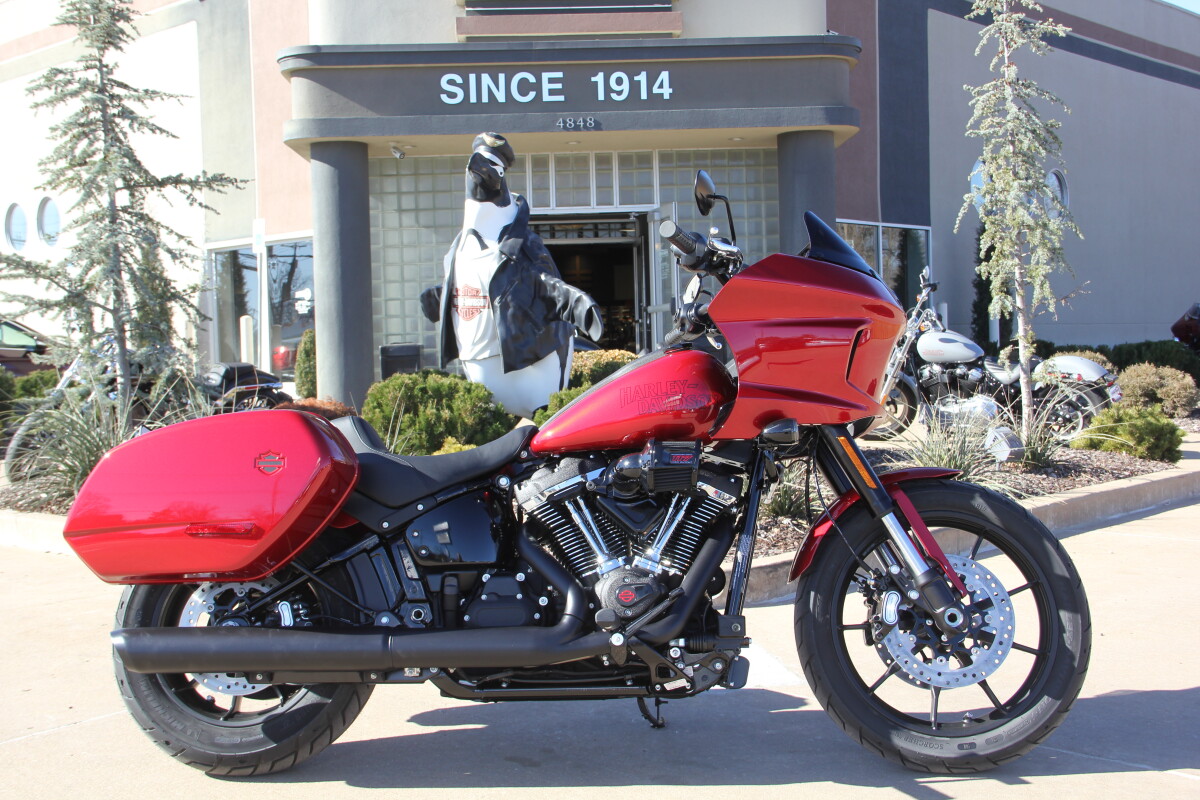 2025 Harley-Davidson Low Rider ST Brilliant Red - Black Finish - Photo 2