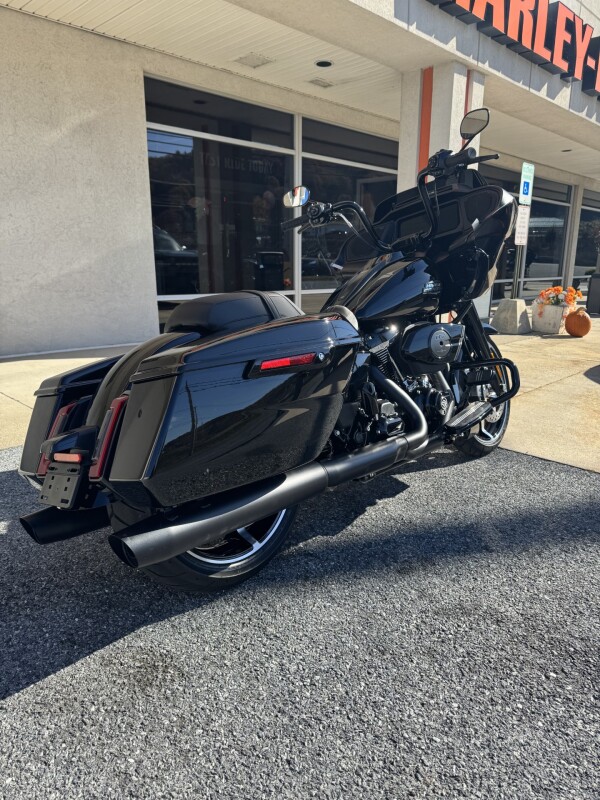 2025 Harley-Davidson Road Glide FLTRX Vivid Black - Photo 3