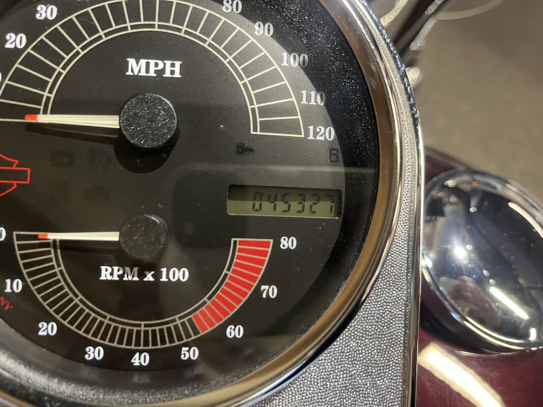 2006 Harley-Davidson Heritage Softail Classic Two-Tone Black Cherry and Black Pearl FLSTC - Photo 10