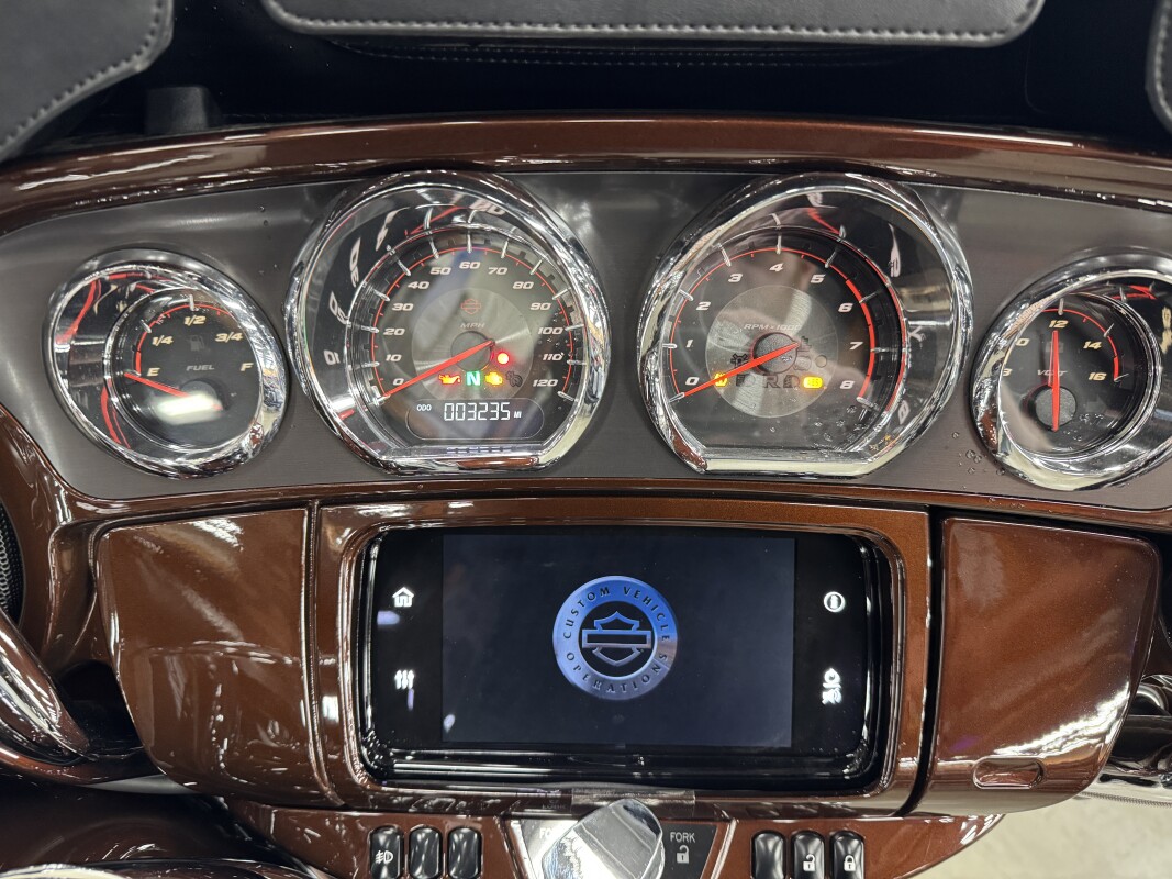 2019 Harley-Davidson CVO Limited FLHTKSE - Photo 4