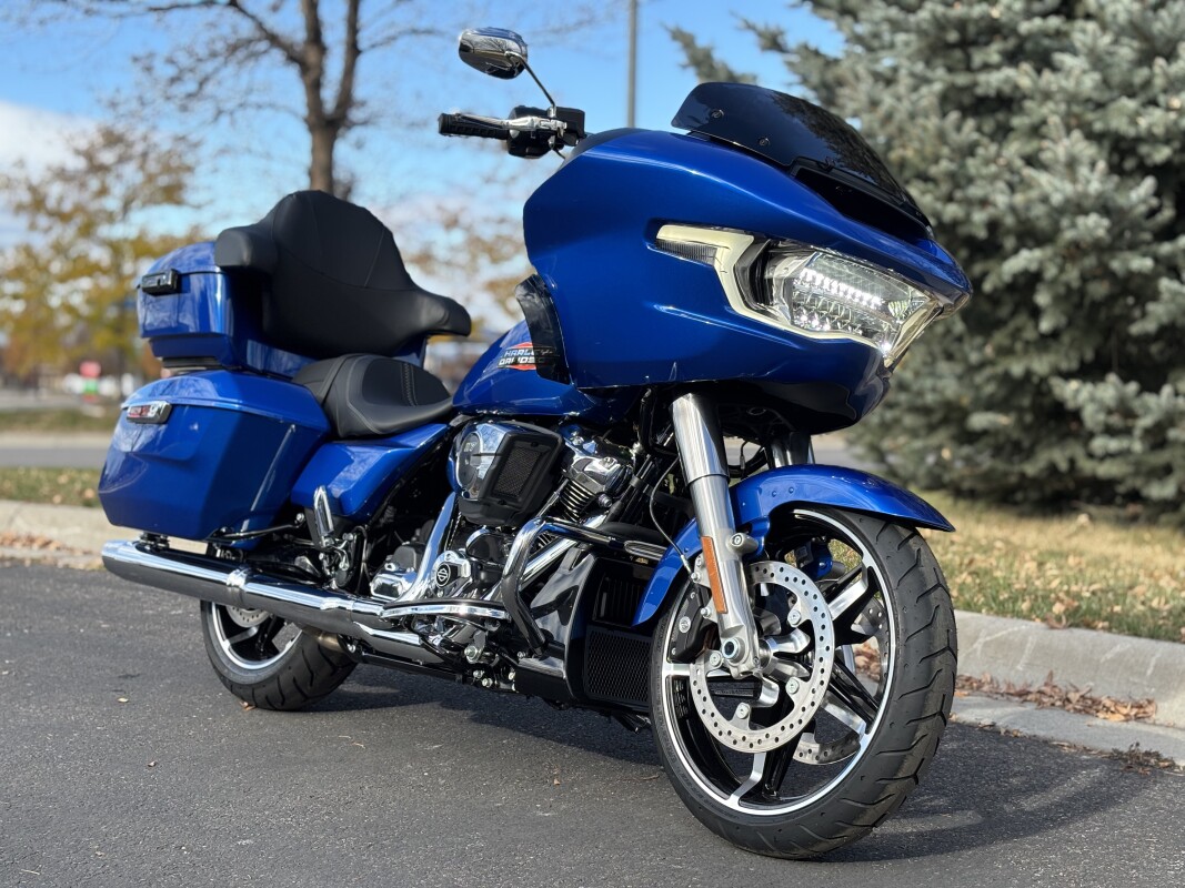 2025 Harley-Davidson Road Glide Blue Burst - Photo 2