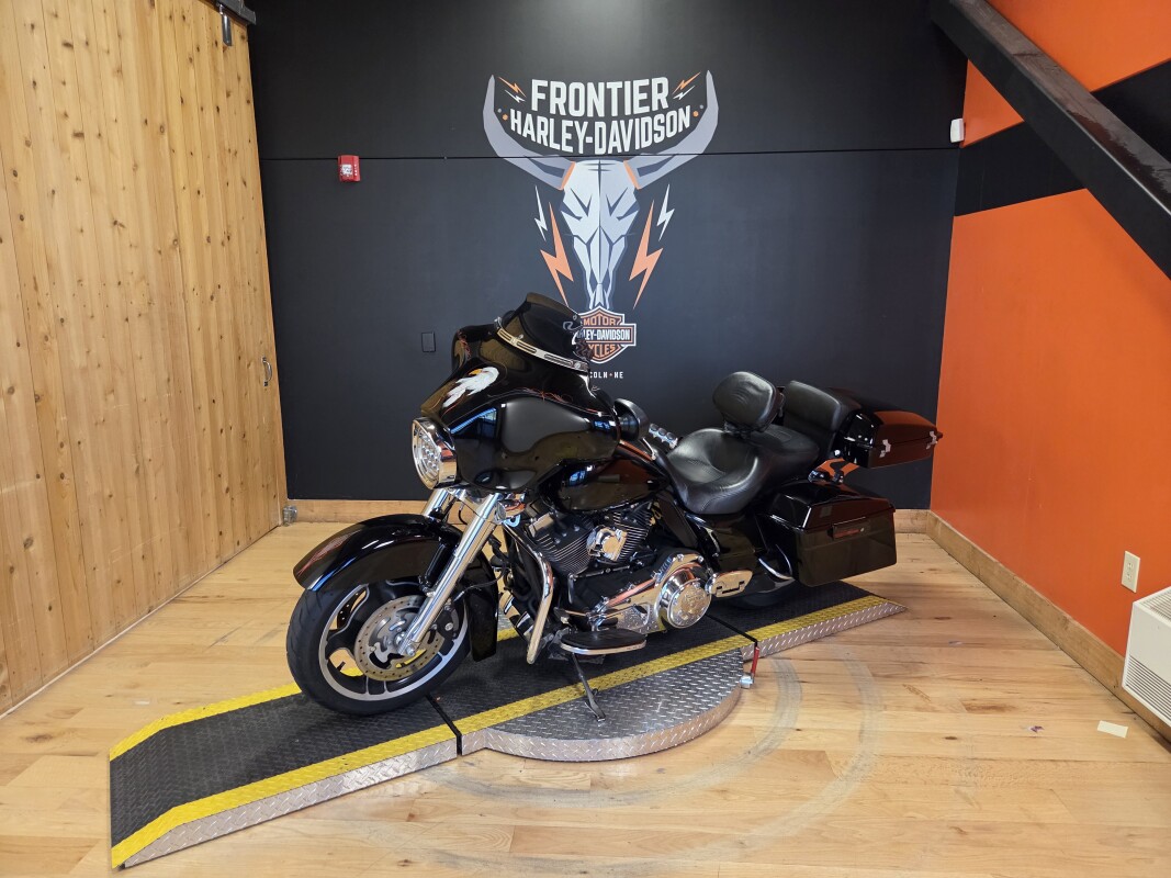 FLHX 2011 Street Glide - Photo 4