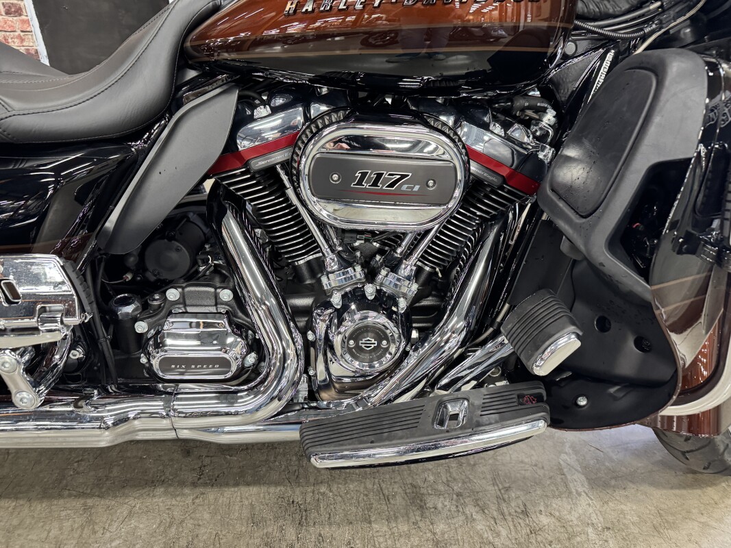 2019 Harley-Davidson CVO Limited FLHTKSE - Photo 2