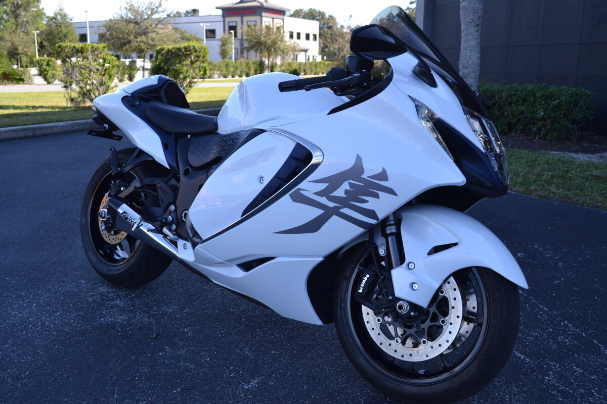 2022 Suzuki Hayabusa GSX1300RR - Photo 2