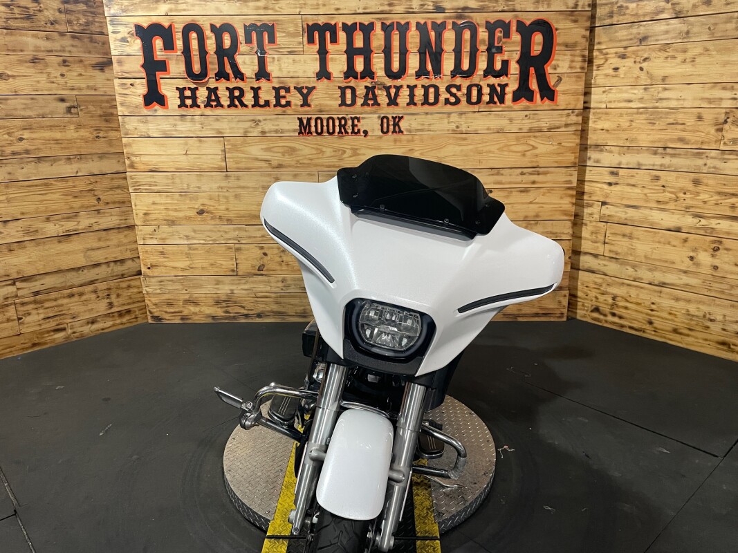 Harley-Davidson Street Glide 2024 FLHX WHITE - Photo 4