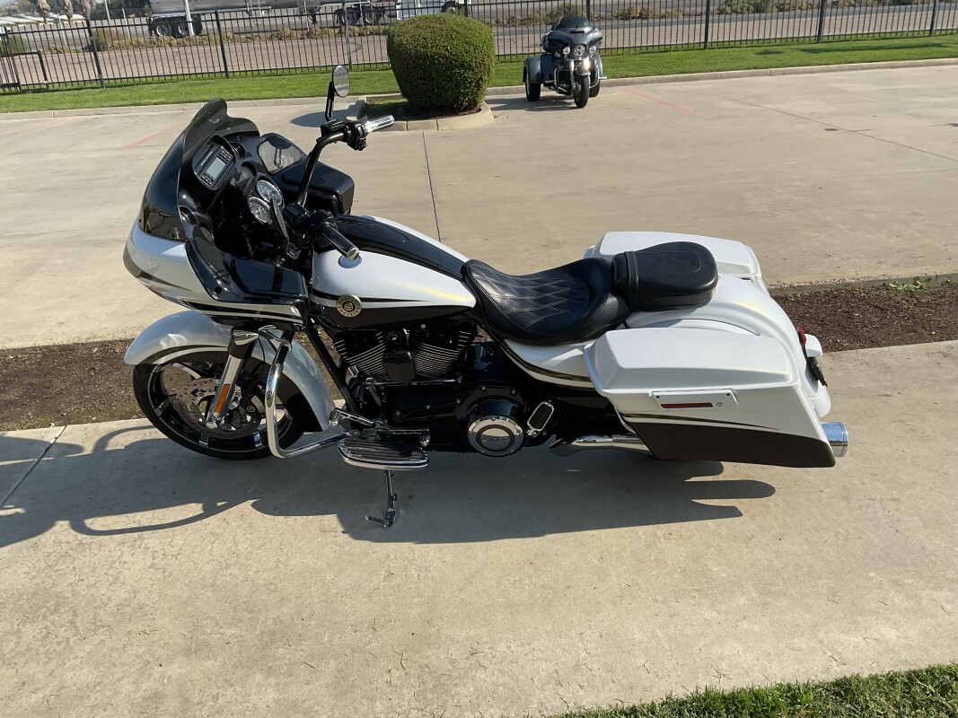 FLTRXSE 2012 CVO Road Glide Custom - Photo 8