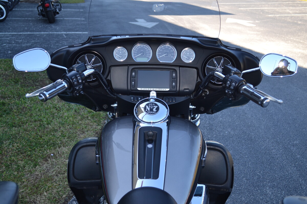 2017 Harley-Davidson Tri Glide Ultra - FLHTCUTG - Photo 8