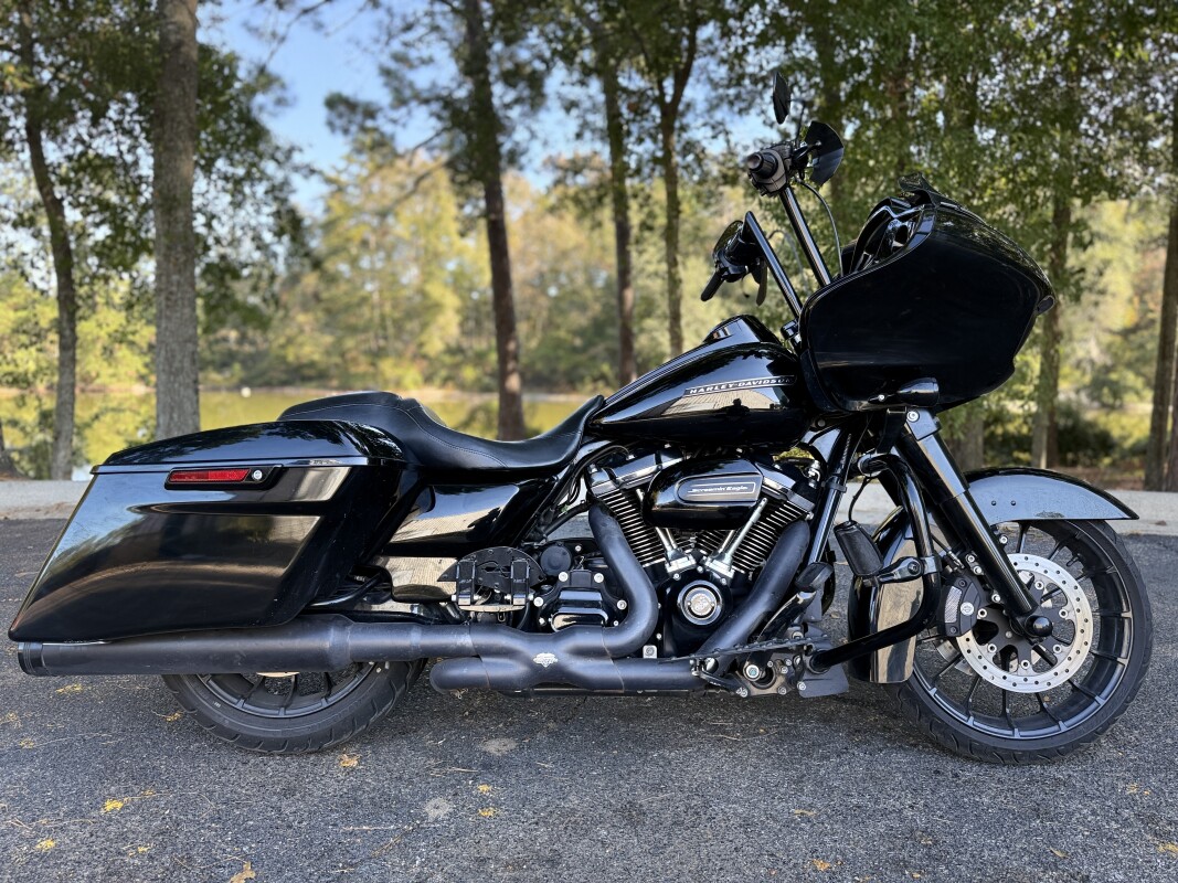 FLTRXS 2019 Road Glide Special