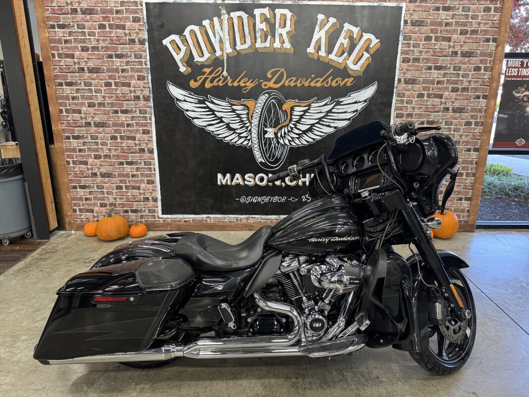 2017 Harley-Davidson CVO Street Glide FLHXSE