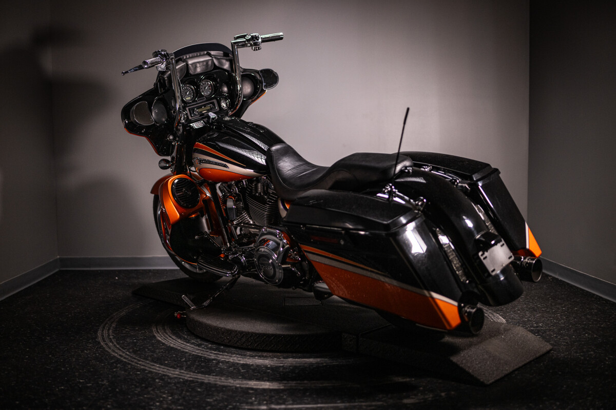 2011 CVO Street Glide (FLHXSE) - Photo 5