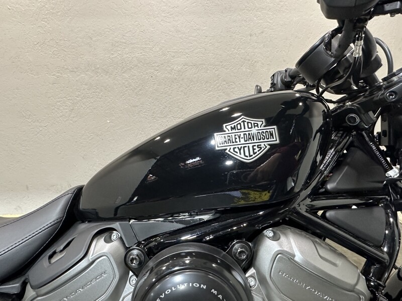 Harley-Davidson Nightster 2025 RH975 84657205 VIVID BLACK - Photo 9