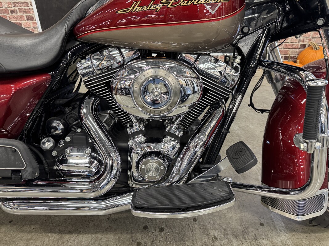 2009 Harley-Davidson Road King FLHR - Photo 2