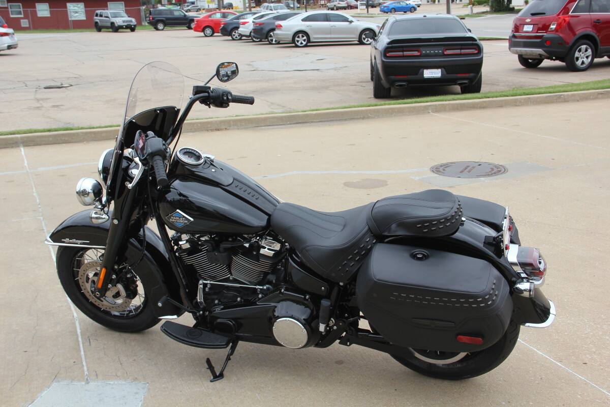 2025 Harley-Davidson Heritage Classic Vivid Black w/Laced Wheels - Photo 7
