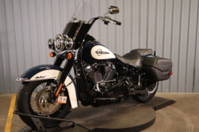 2019 Harley-Davidson® Heritage Classic 114 FLHCS thumb 0