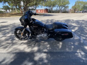 2024 Harley-Davidson® Street Glide® thumb 0