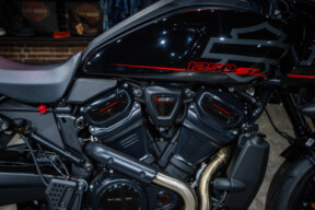 2025 Harley-Davidson® Pan America® 1250 ST Vivid Black thumb 0