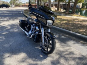 2024 Harley-Davidson® Street Glide® thumb 3