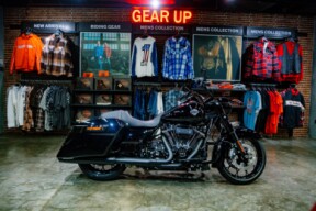 2025 Harley-Davidson® Road King™ Special Vivid Black thumb 3