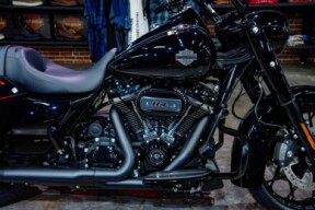2025 Harley-Davidson® Road King™ Special Vivid Black thumb 0