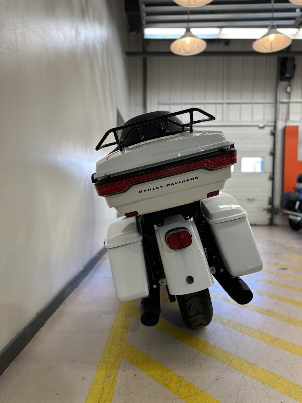 2024 Harley Davidson Ultra Limited White Onyx Pearl - Photo 6