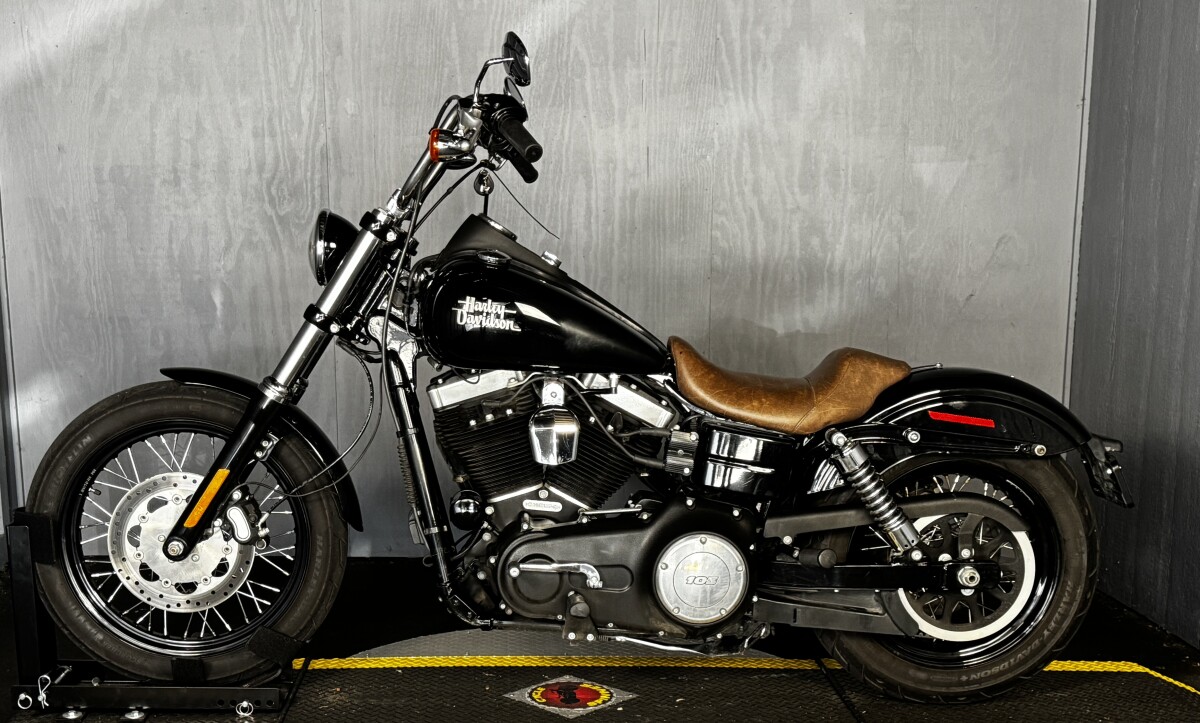 2017 Harley-Davidson FXDB103 BLACK - Photo 3