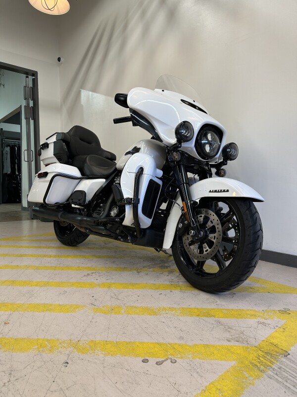 2024 Harley Davidson Ultra Limited White Onyx Pearl - Photo 2