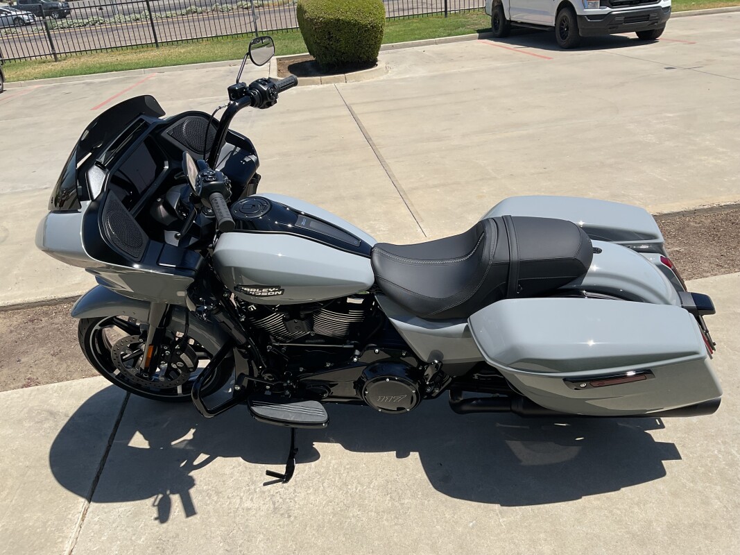 FLTRX 2025 Road Glide - Photo 6